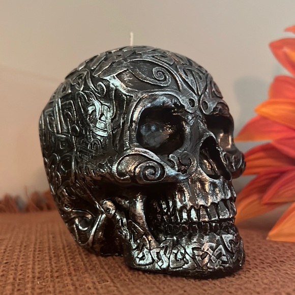 Other - Skull candle